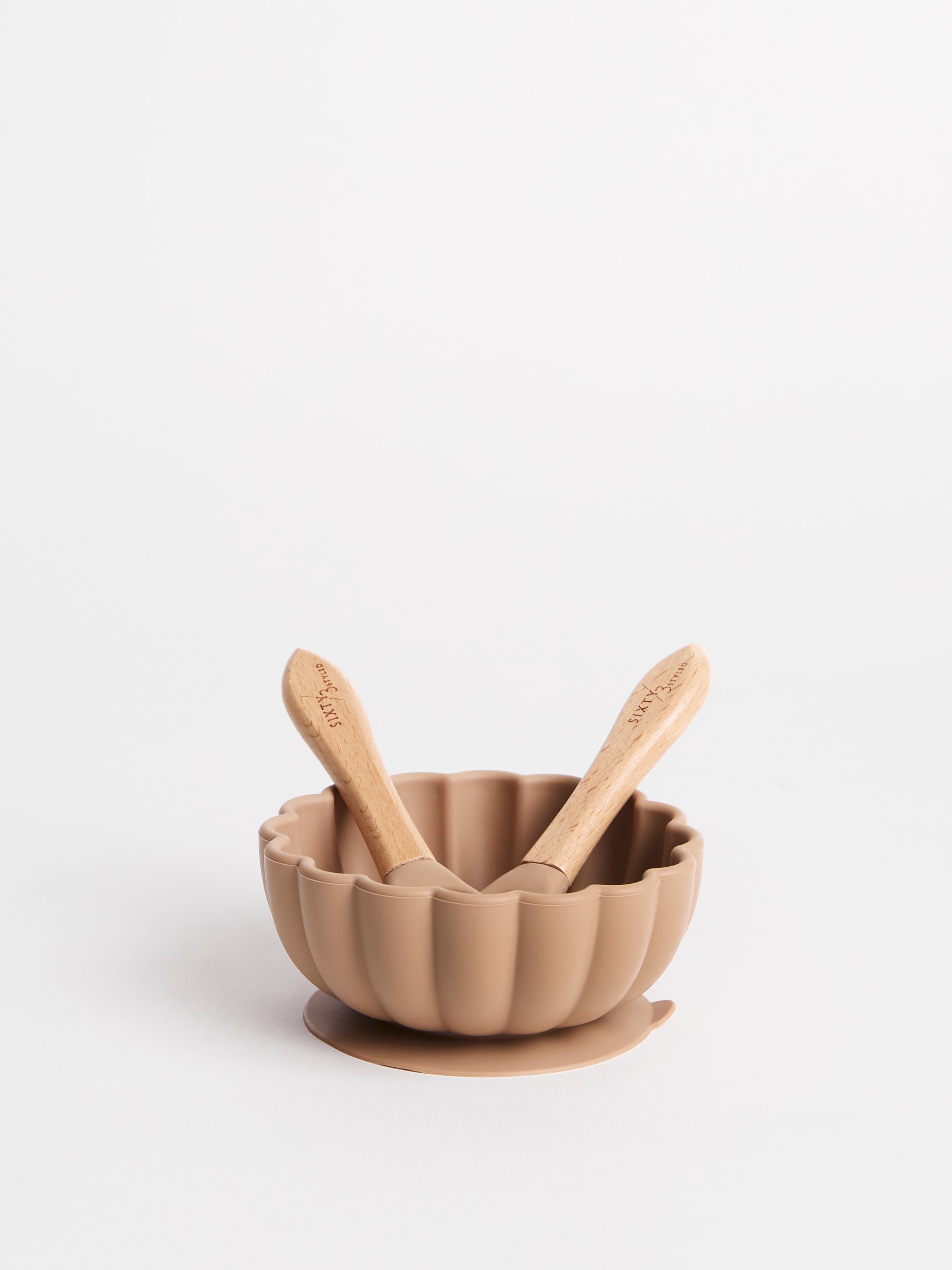 Little Daphne Tableware Set in Taupe