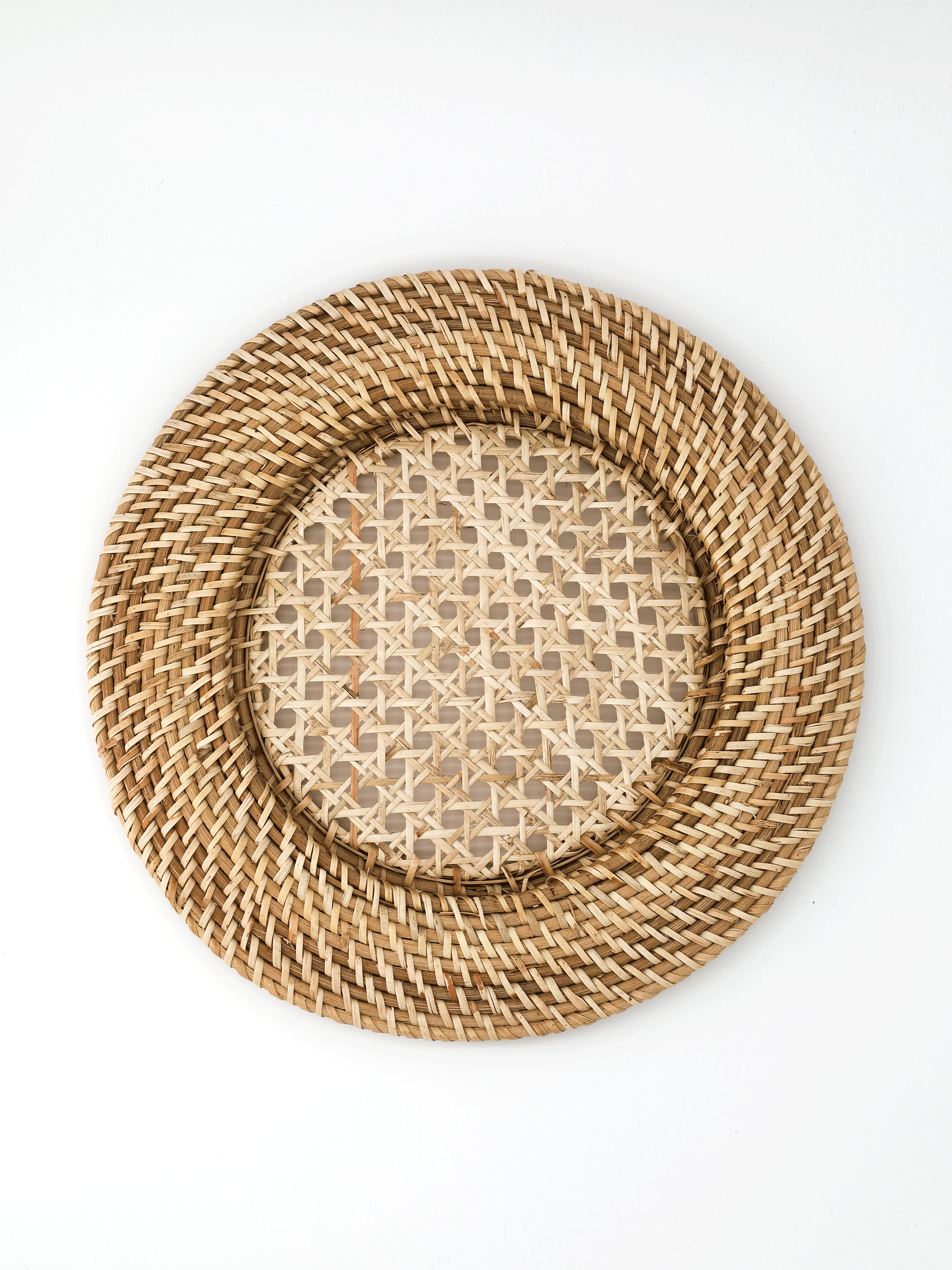 Rattan Charger